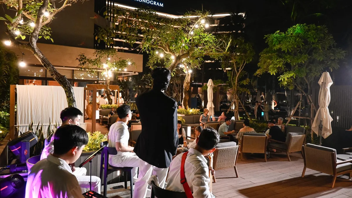 Live band performing for an outdoor resort lounge event